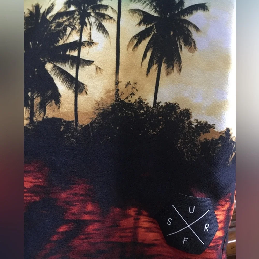 Mens Tropical Surf 🏄‍♂️ shorts - Picture 3 of 10